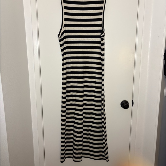 Old Navy Black and White Sleeveless Sheath Maxi Dress - Picture 2 of 2